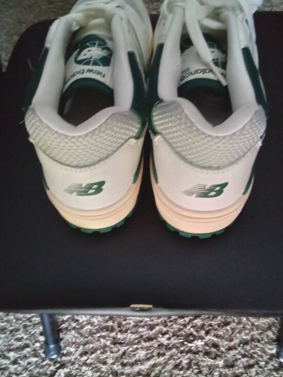 The New Balance 550 White 2024 in size 8.5 is a stylish and versatile athletic main image 3